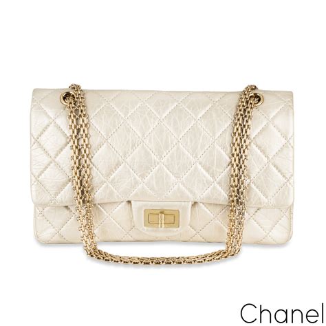 chanel muziek doos|The Ultimate Guide to the Chanel 2.55 Reissue Flap.